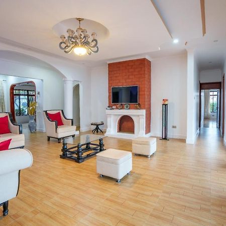 Sprunger Avenue - Tulia Homes Moshi Exterior foto