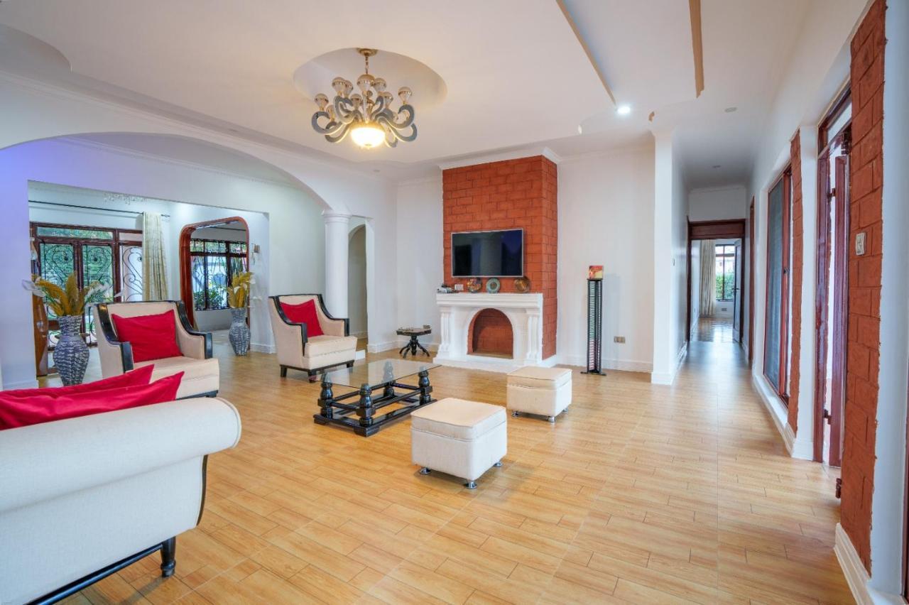 Sprunger Avenue - Tulia Homes Moshi Exterior foto